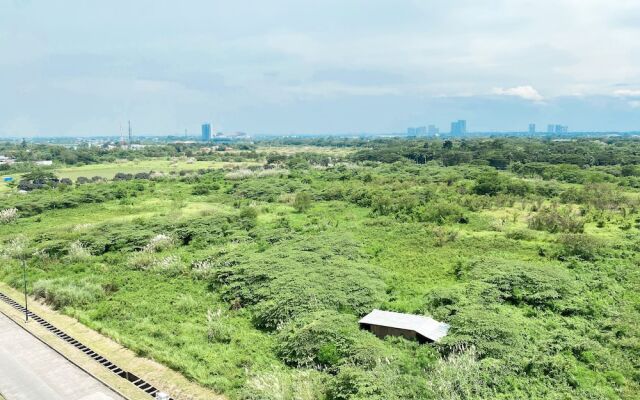 Homey And Comfortable Studio At Enviro Apartment