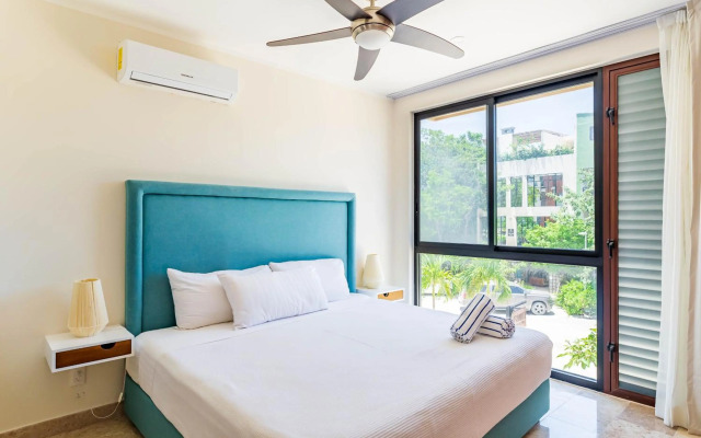 Ultra Luxury Condo, Rooftop Pool and HIGH SECURITY, Viva Residence