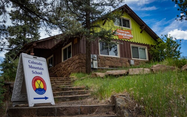Estes Park Adventure Hostel