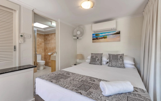 Tropical Reef Apartments Port Douglas – Guest Rooms – Port Douglas