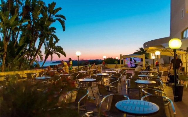 Paradise Beach Resort
