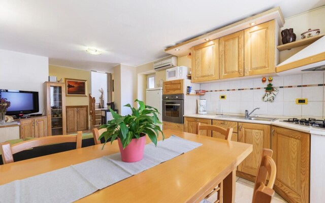 Nice Home in Fazana With Wifi and 2 Bedrooms