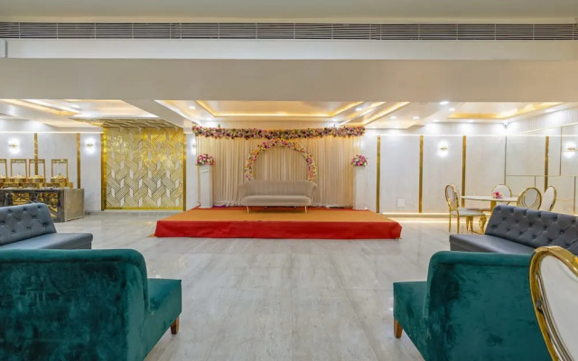 Aadat Hotel Subhash Chowk Gurgaon
