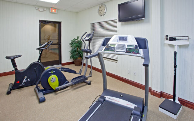 Holiday Inn Express & Suites College Station by IHG
