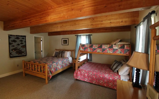 The Historic Wapiti Lodge