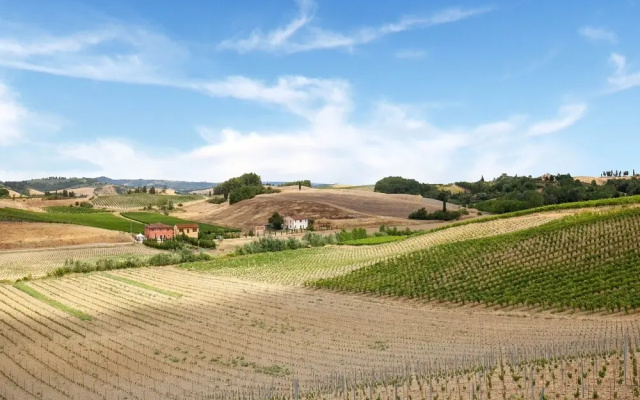 Varna Charm: Tuscan Getaway