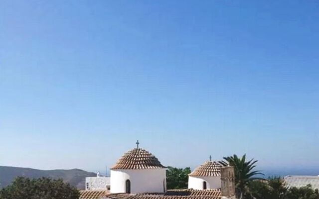 Stunning, 4 Bedroom House On Patmos With Beautiful Sea Views 1.5Km Fro