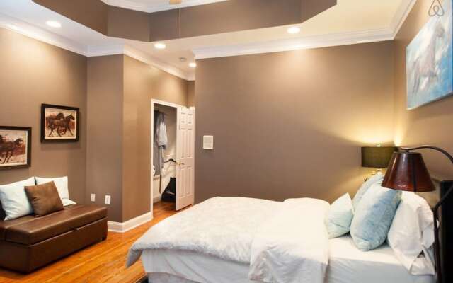 Modernized DC Rowhome in city-center