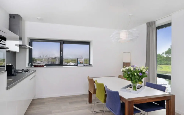 Contemporary Apartment in Kamperland near Lake