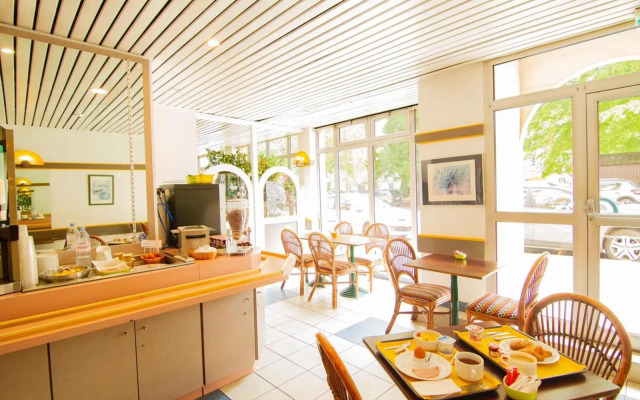 EGG HOTEL - HOTEL LES GENS DE MER Dieppe