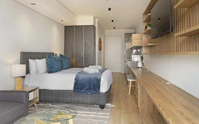 Ellipse Waterfall 31015