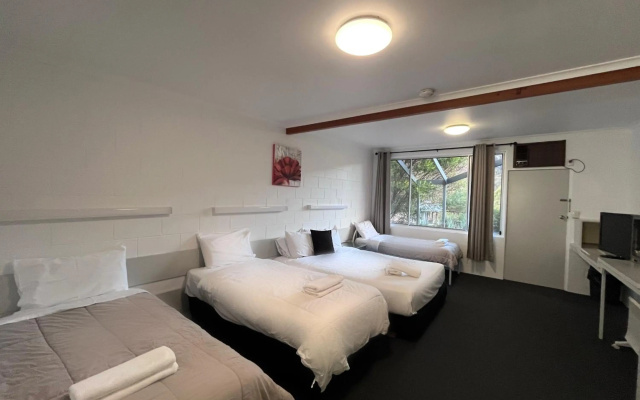 The Grampians Motel & The Views Restaurant – Guest Rooms – Halls Gap