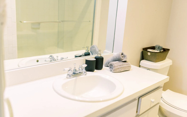 Bayview Apartments by Lowkl