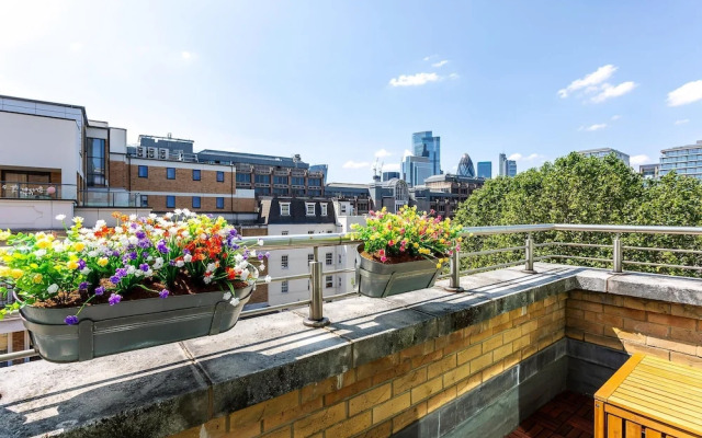 RAI - Modern Tower Hill Penthouse