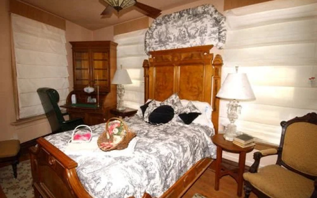 Smith Fargo Suites