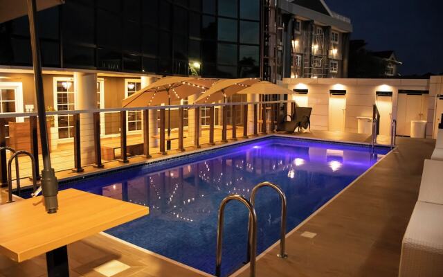 Zimansky Hotel
