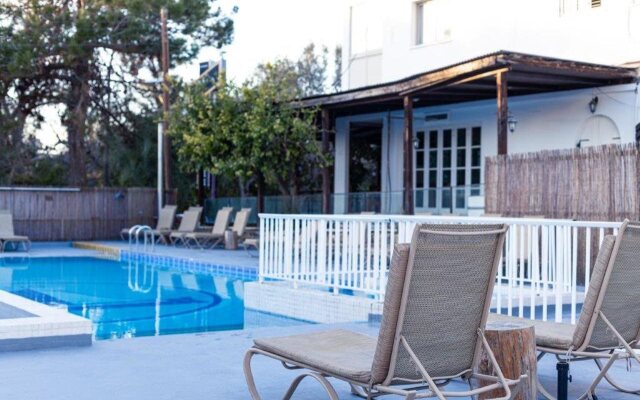 Nereus Hotel
