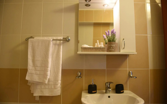 Class DeLuxe Apartments