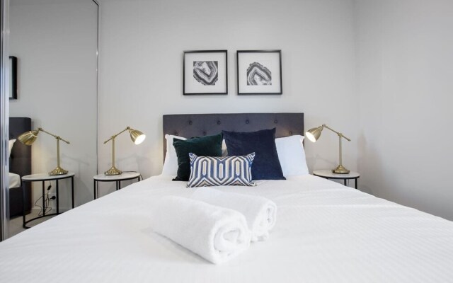 Designer 2BR With Carpark Monash Uni@caulfield