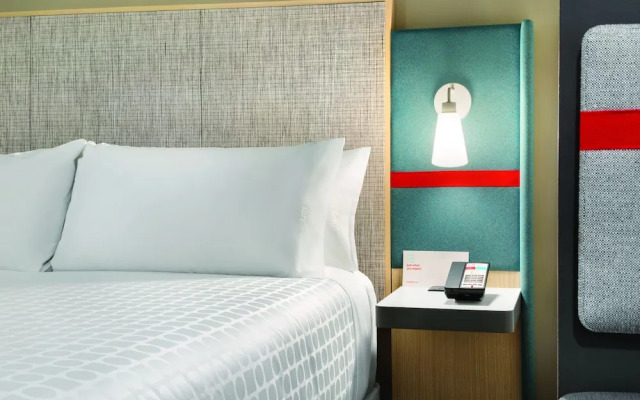 avid hotel Cedar Rapids South - Arpt Area by IHG