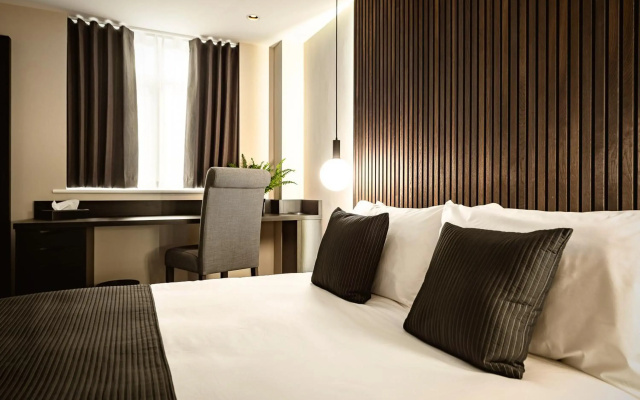 The Acacia, Luxury with Private Balcony + Parking