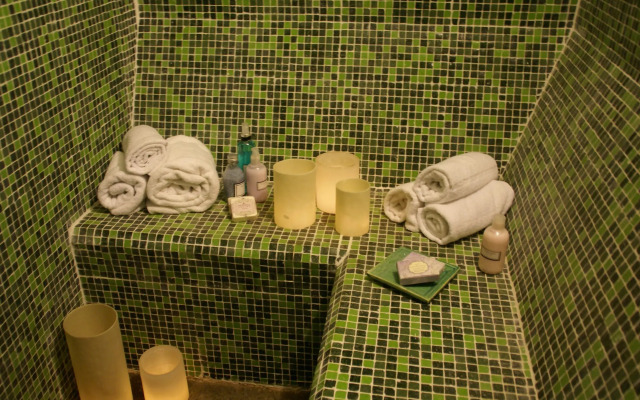 El Oasis Apart Hotel