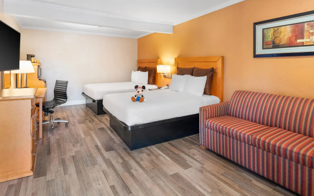 Anaheim Islander Inn and Suites