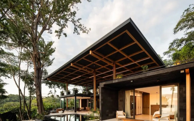 w Spectacular 4BR Villa in Costa Rica