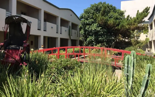 Mikado Hotel
