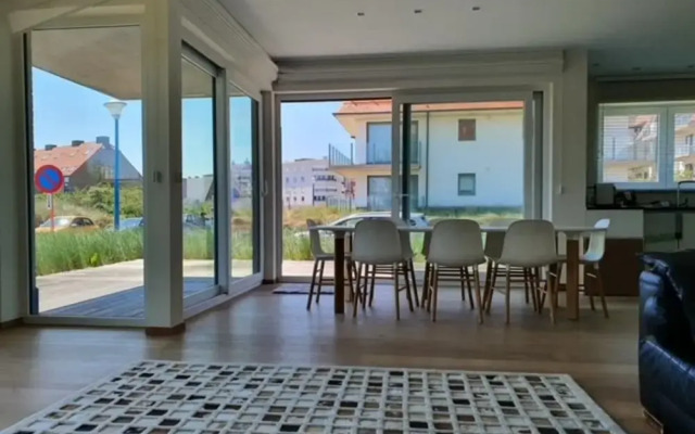 Apartment With 3 Bedrooms in Oostduinkerke