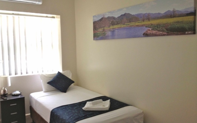 Lees Hotel – Guest Rooms – Ingham