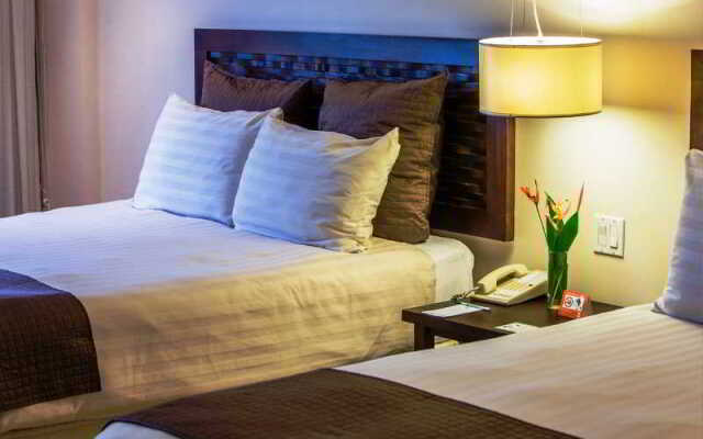 Coronado Golf & Beach Resort