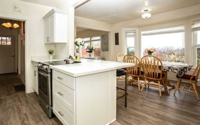 Arboretum View- Evergreen