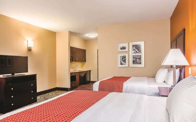 La Quinta Inn & Suites by Wyndham Cotulla