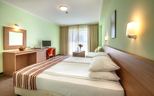 Jeravi Hotel