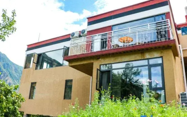 Jiaju secret realm  starry sky homestay