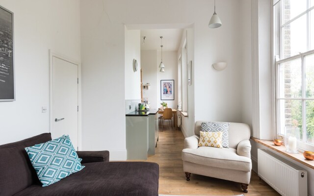 Beautiful 3BR Flat in SW London