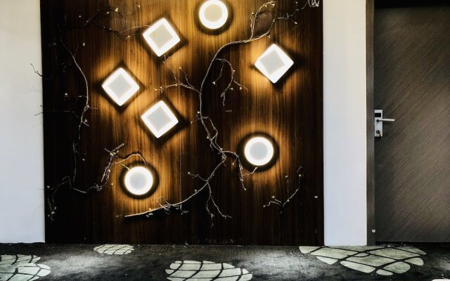 Guangzhou Pinecone & Huayi Select Hotel
