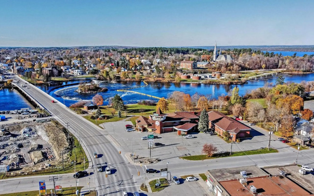 Ramada by Wyndham Arnprior