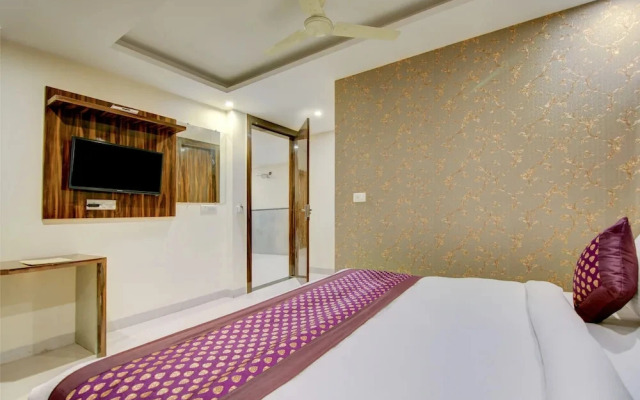 Hotel Dee Continental