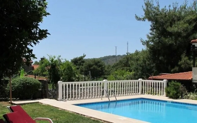 Villa AX20 by JoyLettings