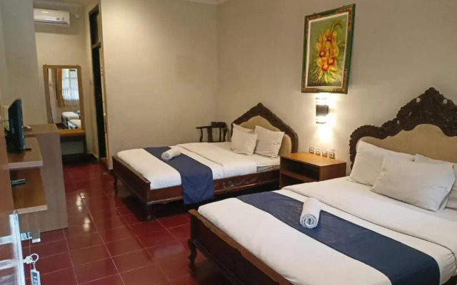 Catur Adi Putra by OYO Rooms
