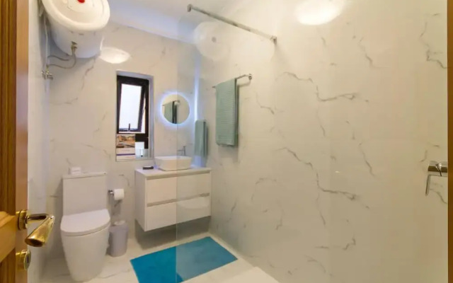 Magnificent Sunny Seafront Apart Sliema