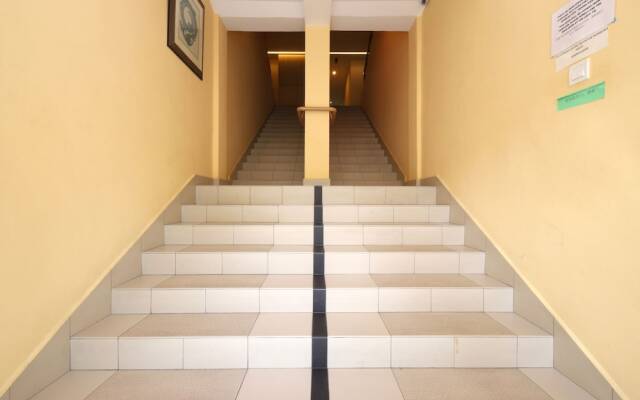 Super OYO 635 Seven Days Hotel
