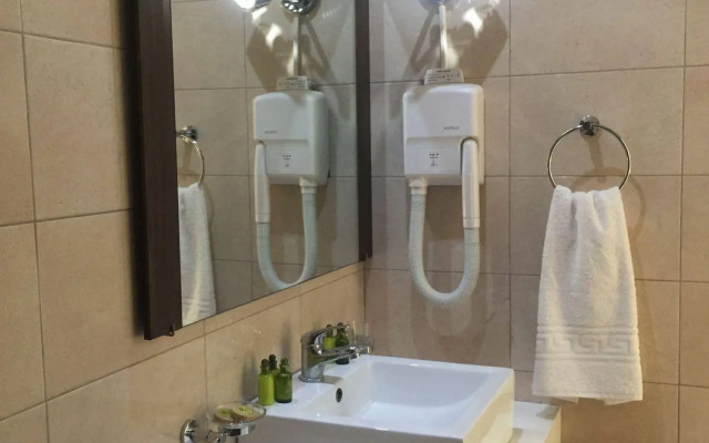 MasouriBlu Hotel