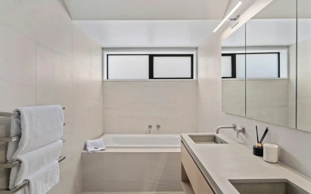 Central Queenstown Villa & Spa