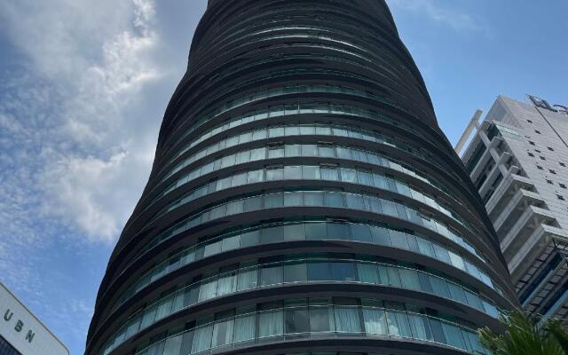 Vortex Suites KLCC by Luna