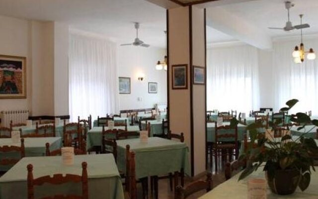 Hotel 2 Mari