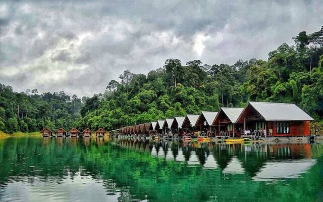 Orchid Lake House