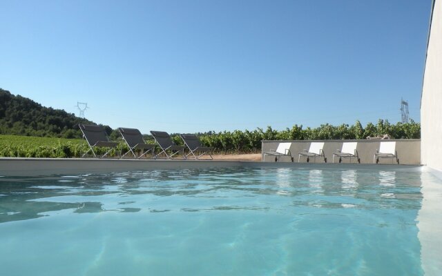 Holiday House Renovated With Pool